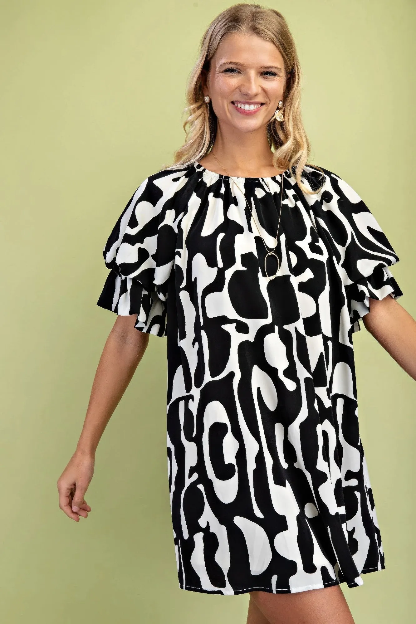 Geometric Print Loose Fit Mini Dress With Gathered Balloon Sleeves sold by Gigi Laurent product image thumbnail 3