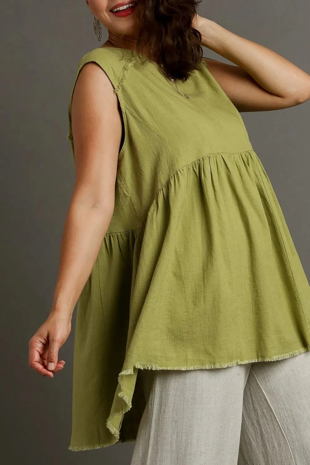 Umgee Full Size Raw Hem Linen Round Neck Sleeveless Top Plus Size sold by Gigi Laurent product image thumbnail 5