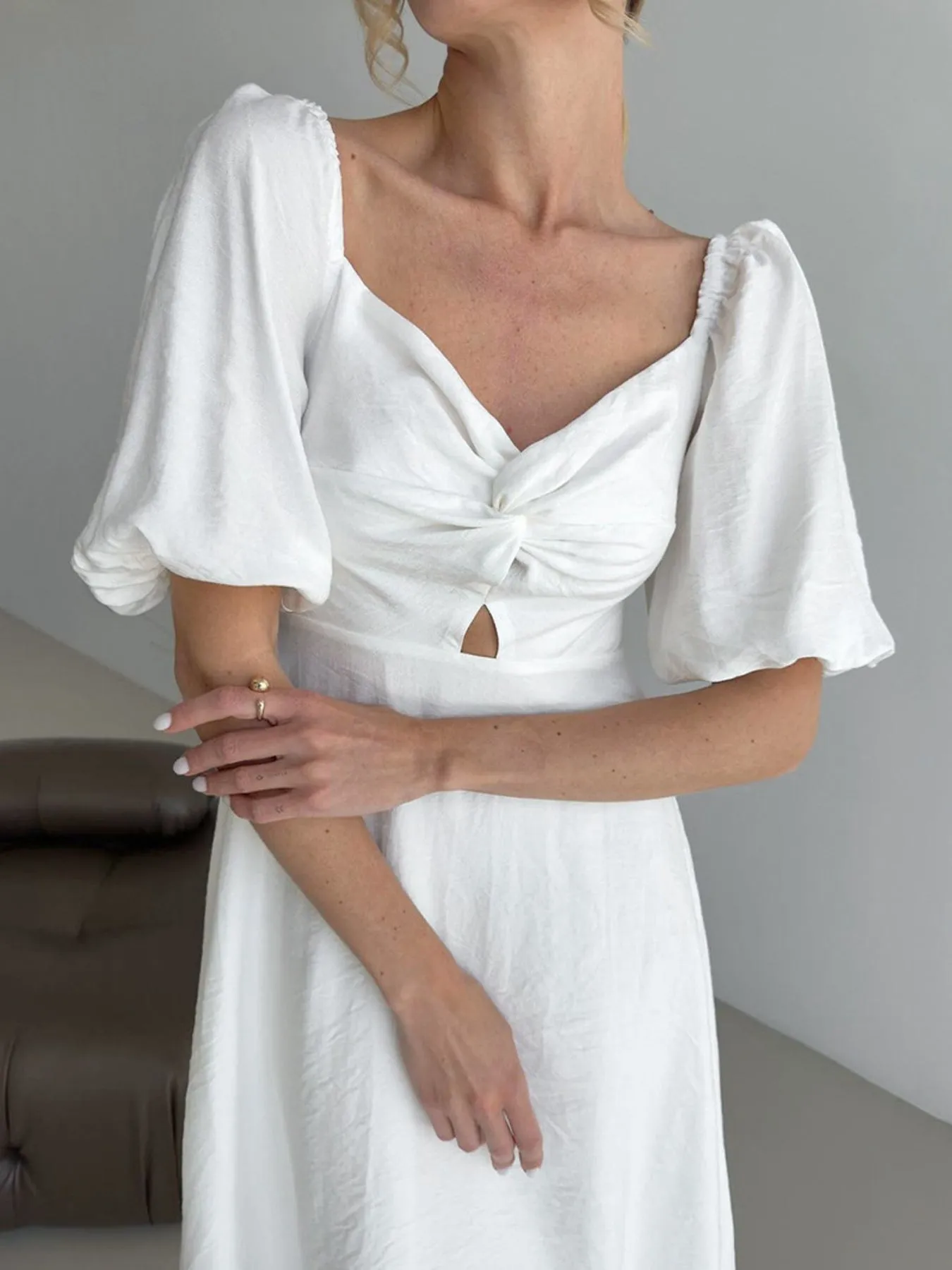 Twisted Front Puff Sleeve Midi Dress sold by Gigi Laurent product image thumbnail 4