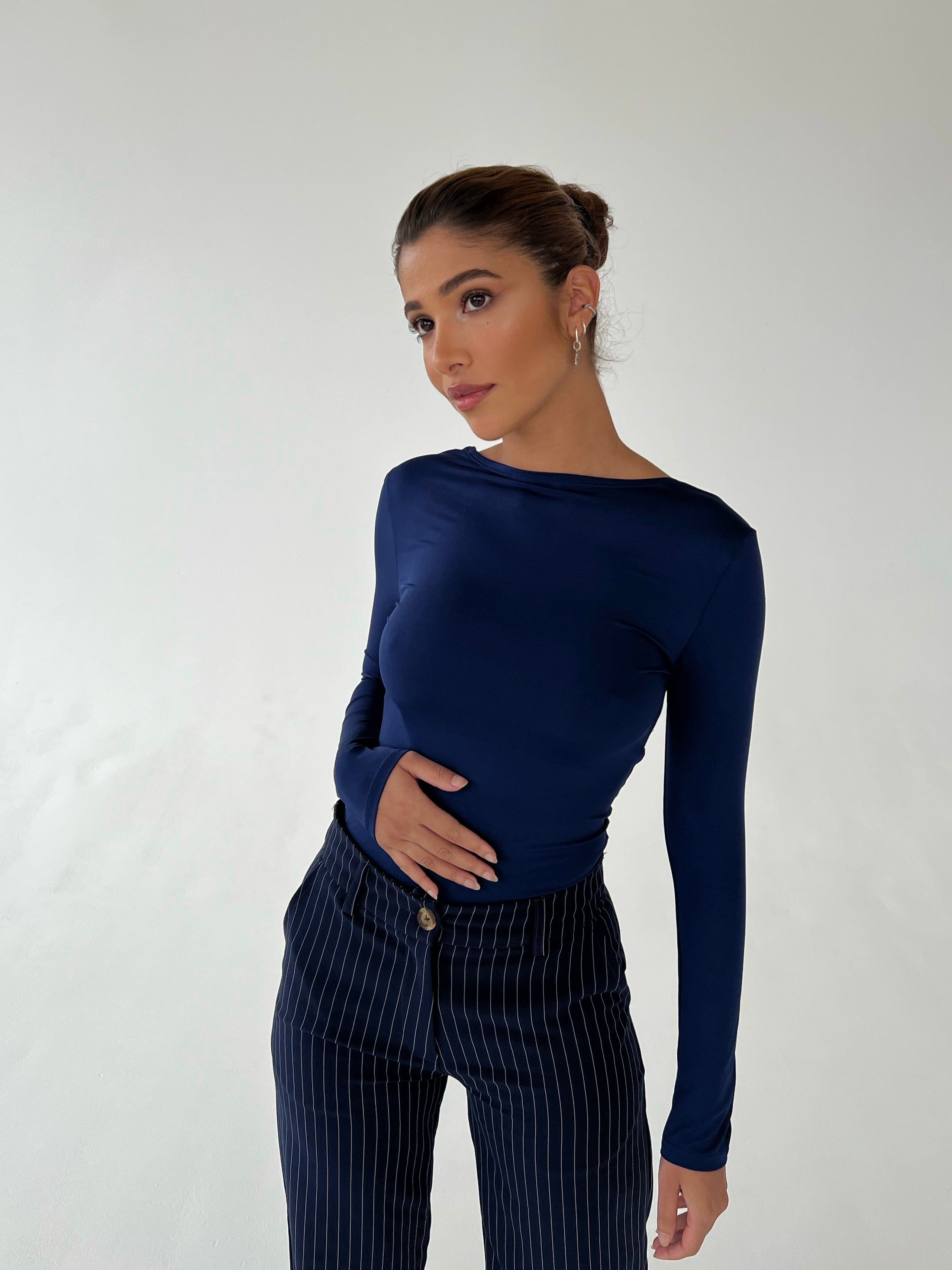 Backless top - mørk blå sold by Venderbys product image thumbnail 4