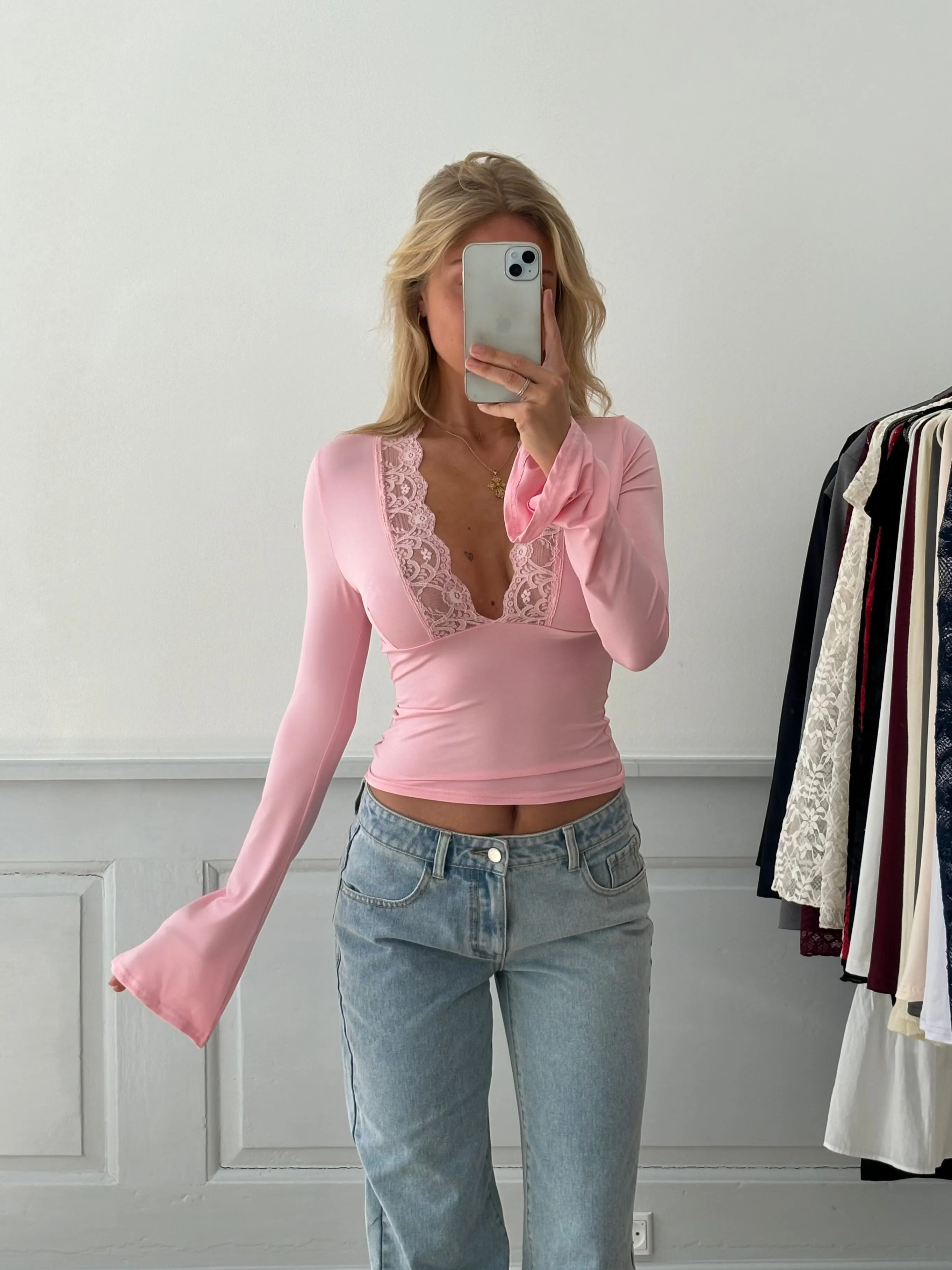 Pretty basic lace top - lys pink sold by Venderbys product image thumbnail 4