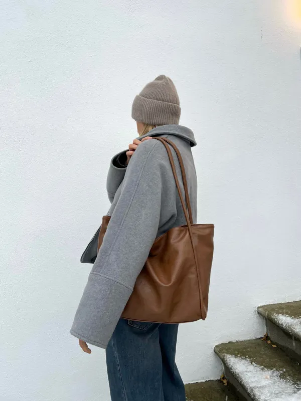 PU shopper bag - brun sold by Venderbys