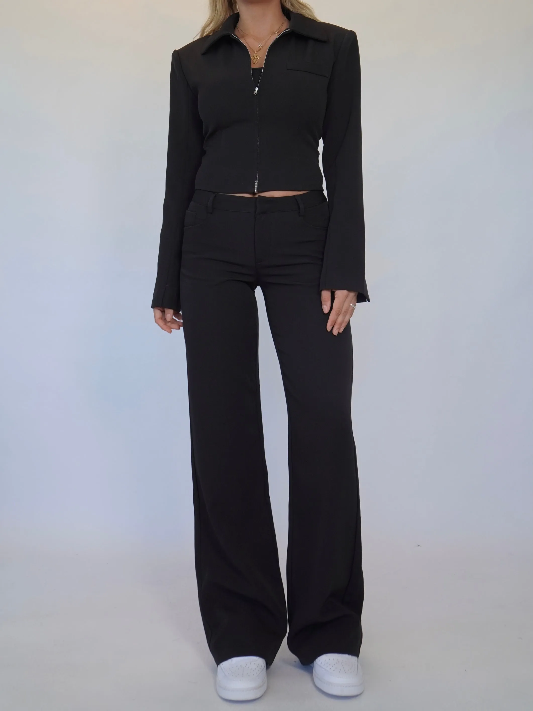 Low waist bukser - sort sold by Venderbys