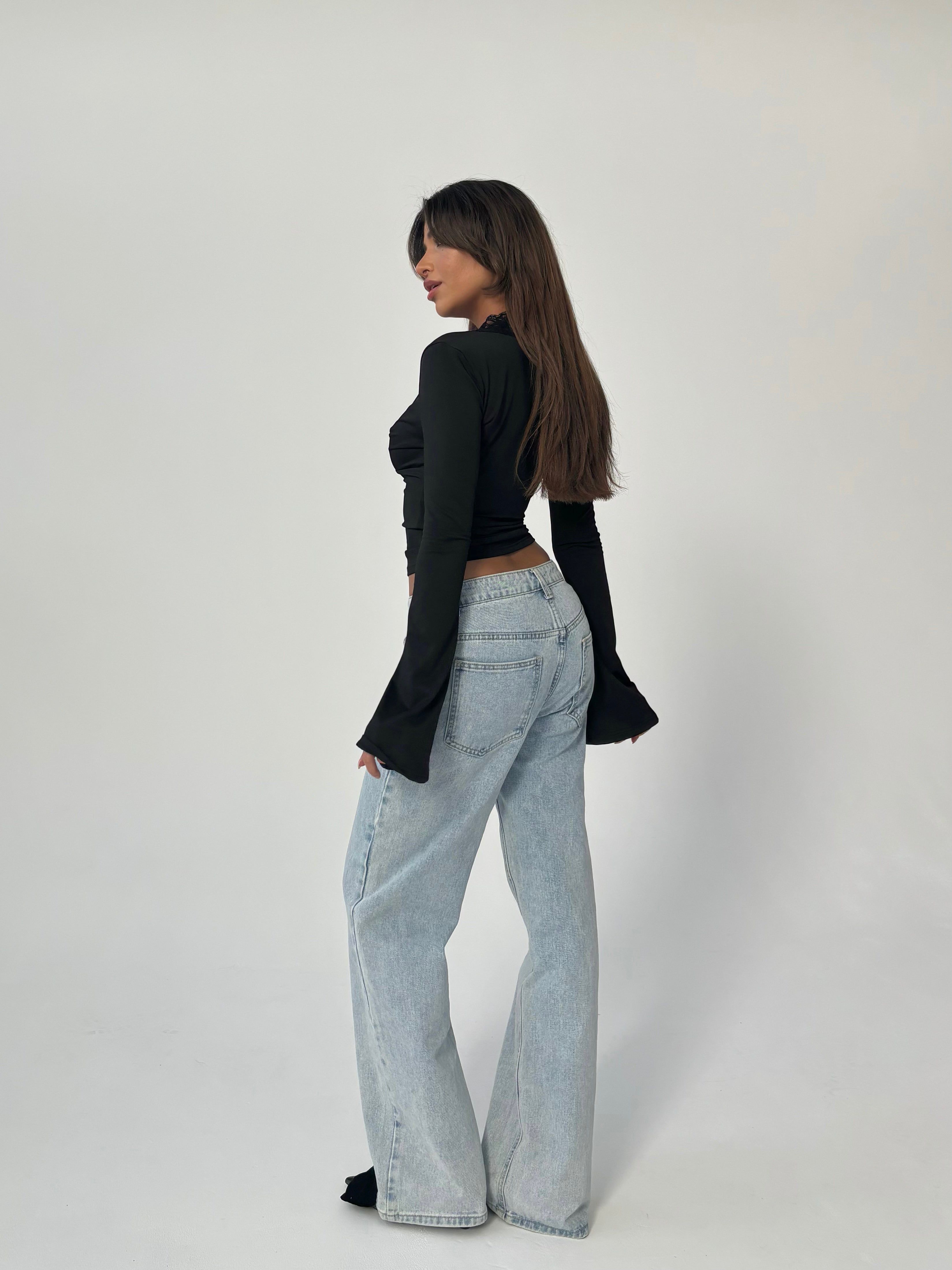 Pretty basic lace top - sort (pre-order) sold by Venderbys product image thumbnail 3