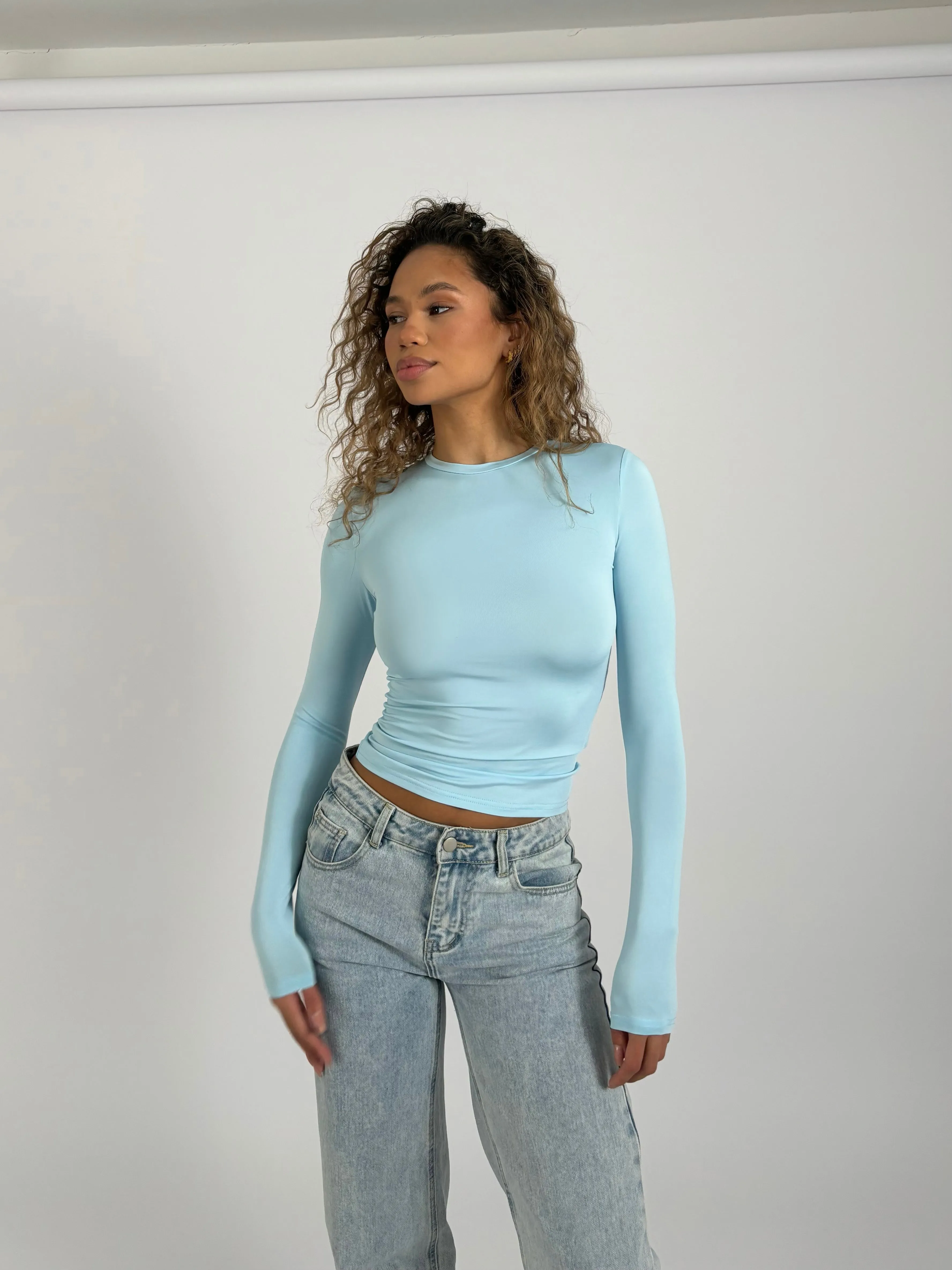 Basic top - lys blå sold by Venderbys