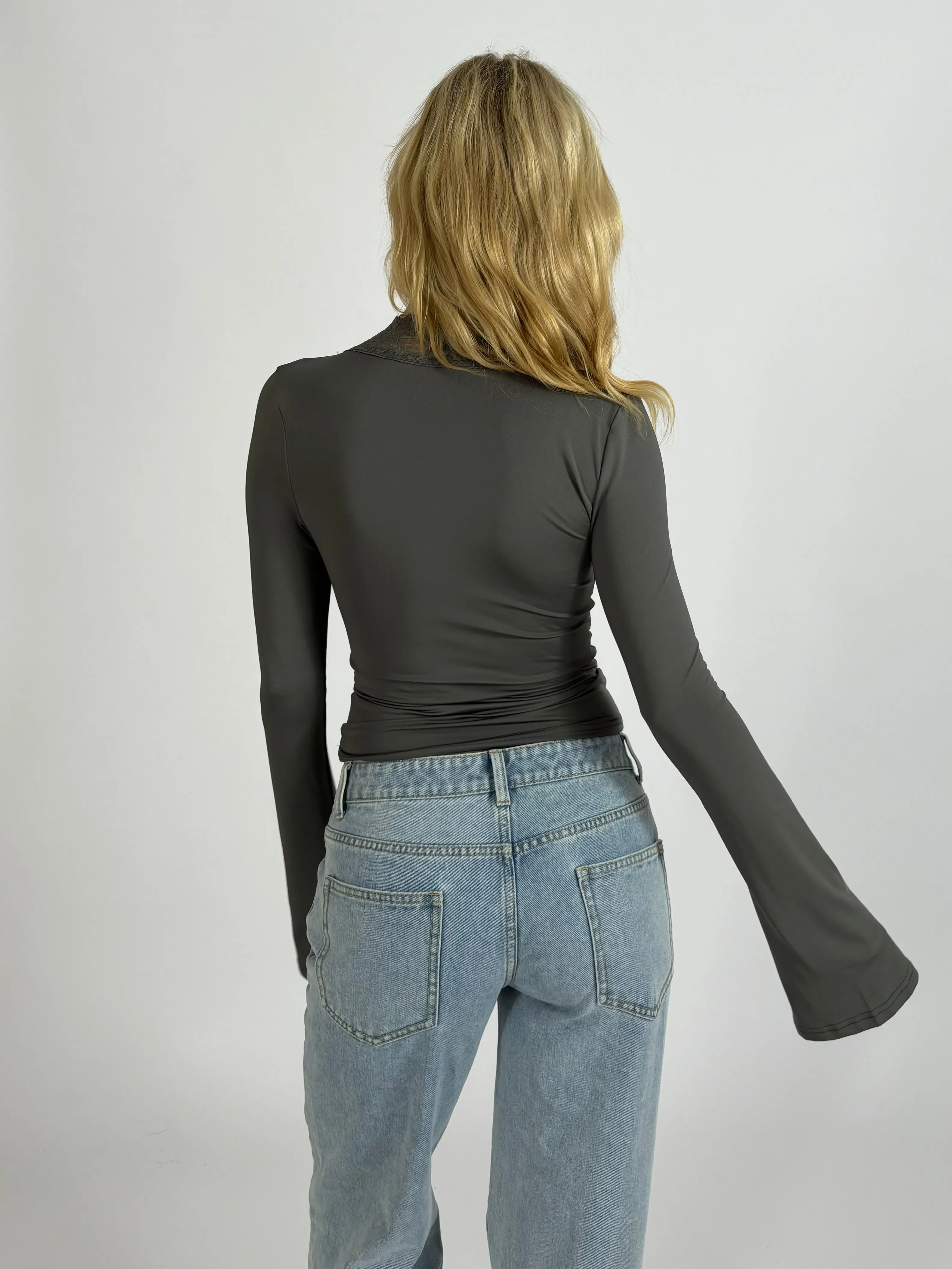 Pretty basic lace top - mørk grå sold by Venderbys product image thumbnail 2