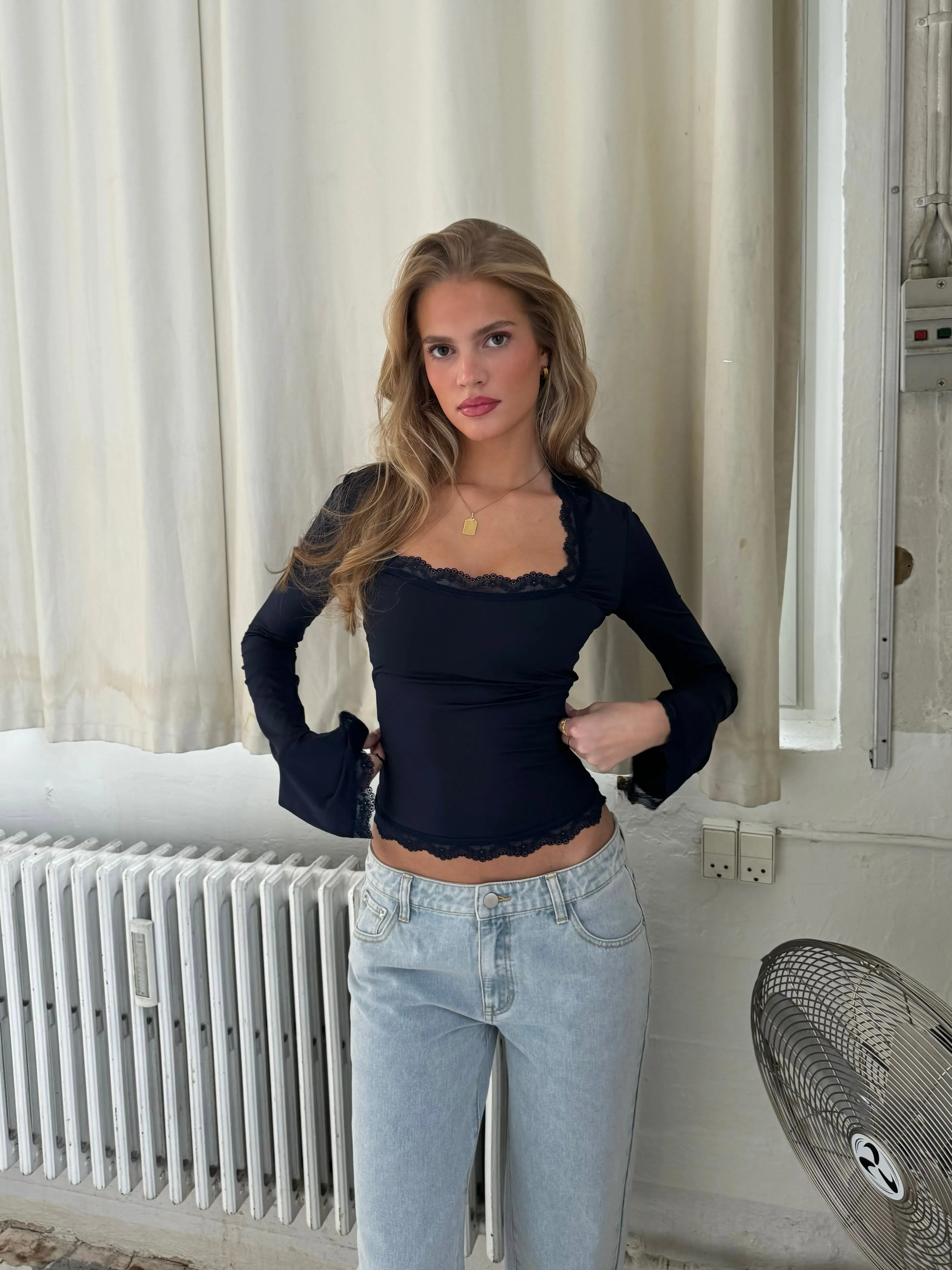 Blair basic lace top - mørk blå sold by Venderbys