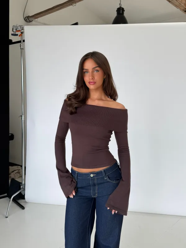 Kaia knit top - mørk brun sold by Venderbys