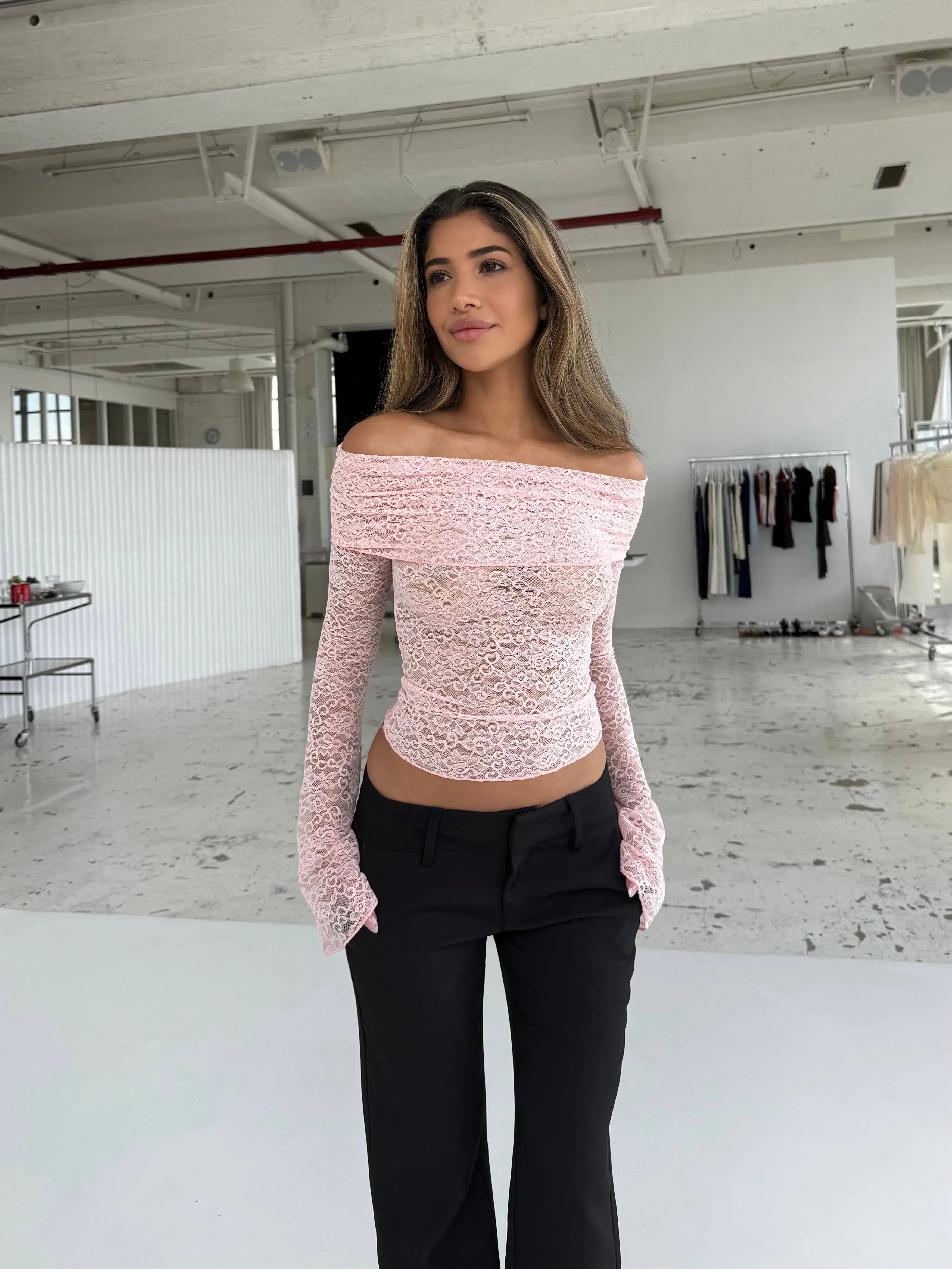 Kaia lace top - lyserød sold by Venderbys