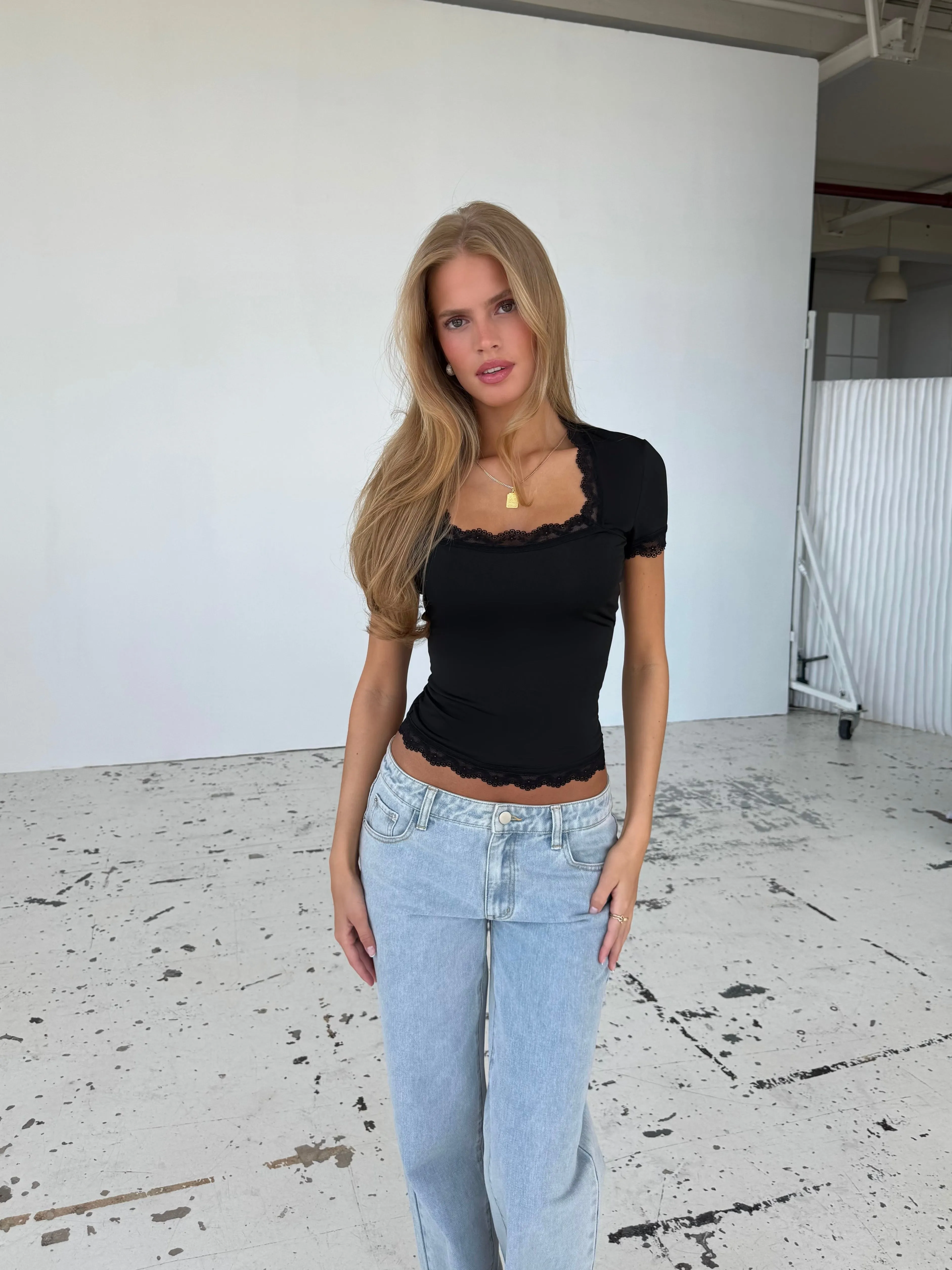 Blair basic lace tee - sort sold by Venderbys product image thumbnail 3