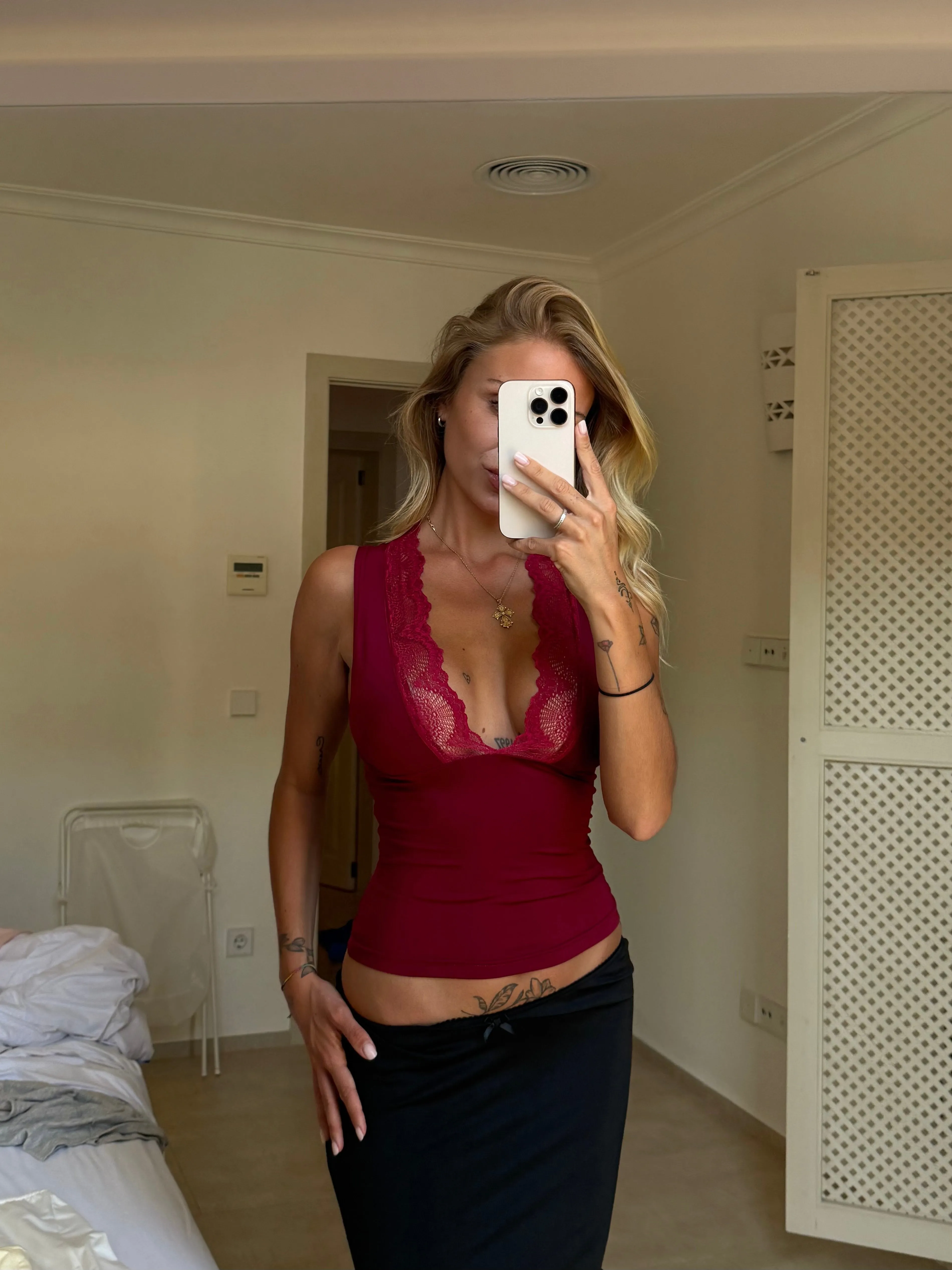 Lucia basic lace top - mørk rød sold by Venderbys product image thumbnail 4