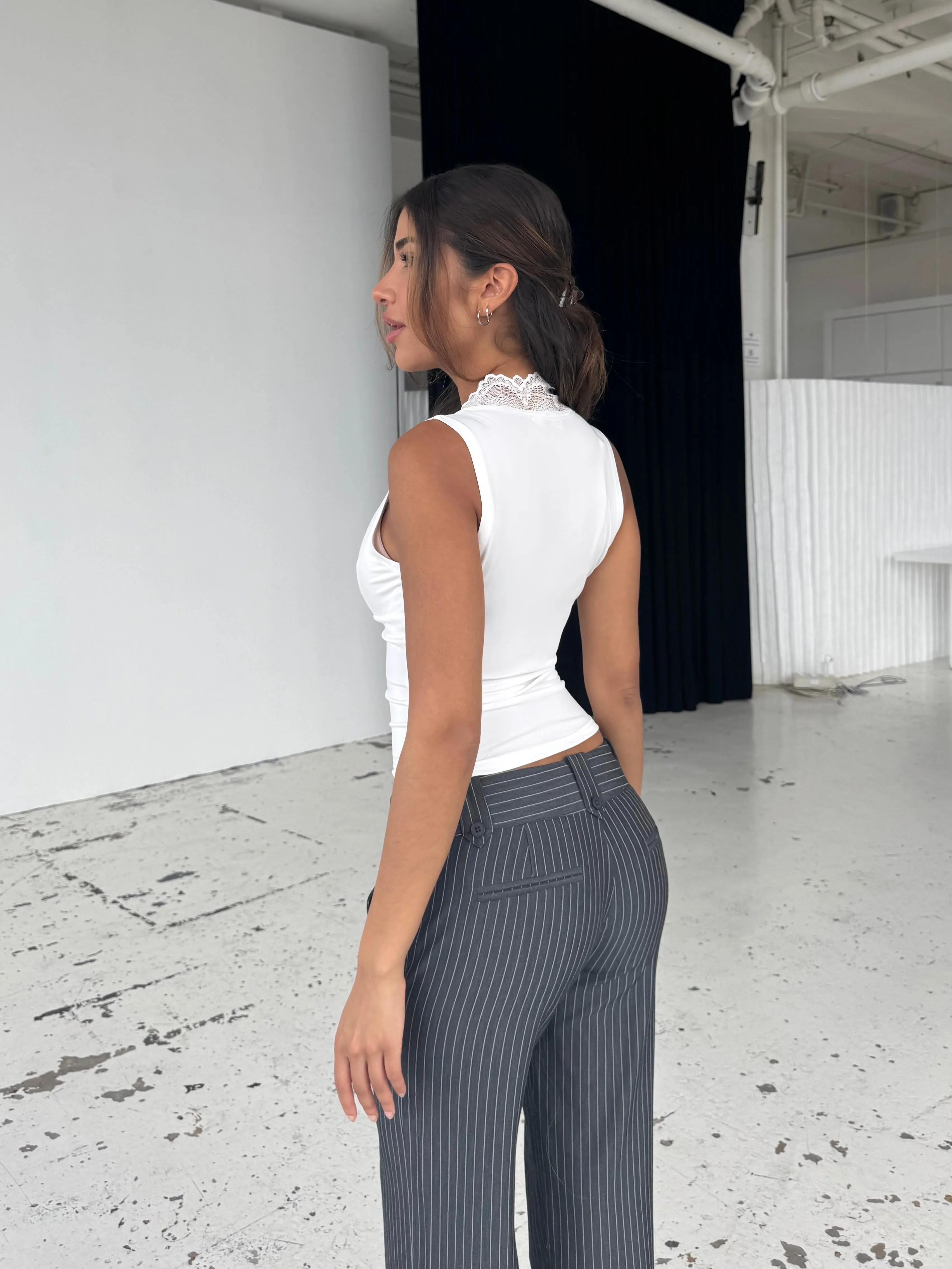 Lucia basic lace top - hvid sold by Venderbys product image thumbnail 2