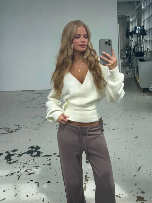 Wool blend wrap cardigan - hvid sold by Venderbys