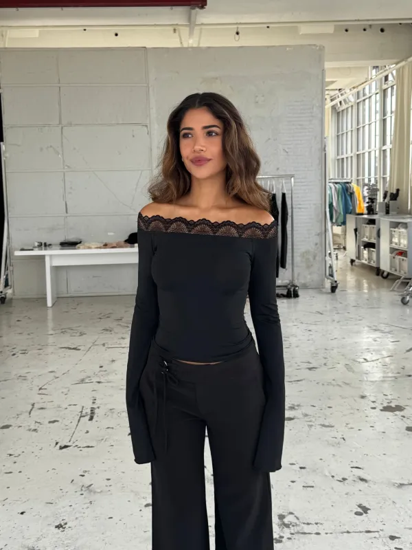 Bari basic lace top - sort sold by Venderbys