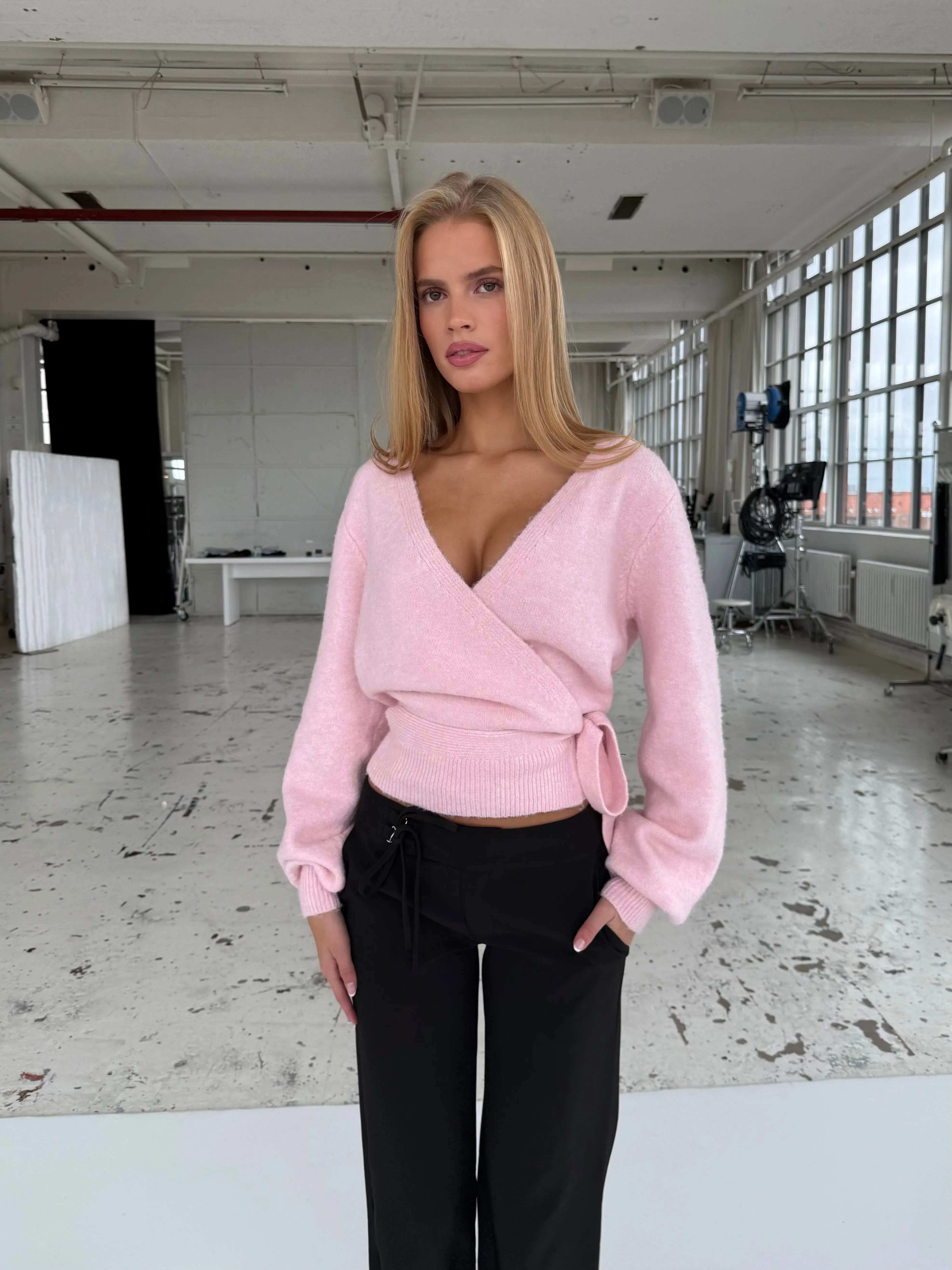 Wool blend wrap cardigan - lyserød sold by Venderbys product image thumbnail 3