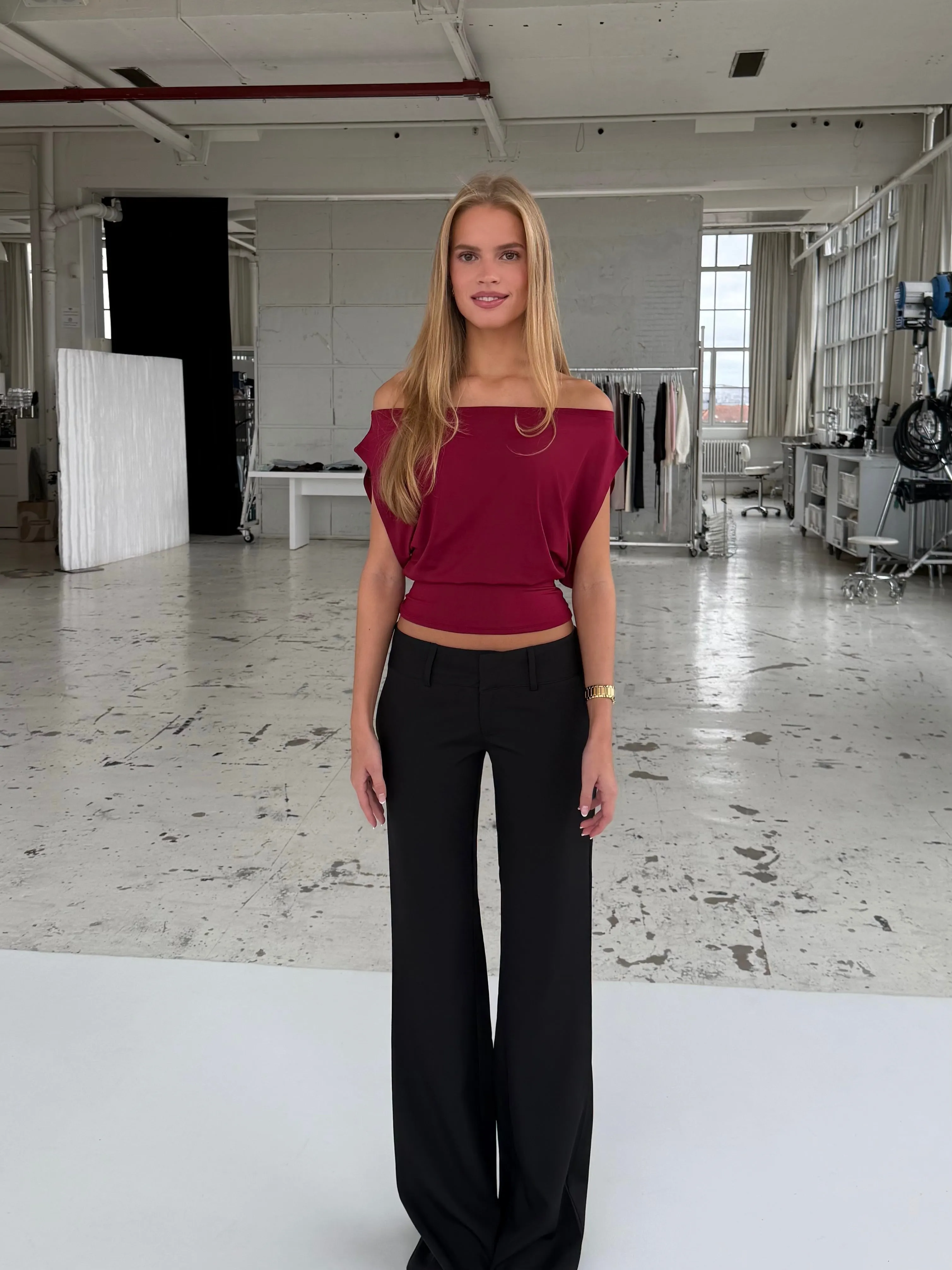 Hera basic top - mørk rød sold by Venderbys product image thumbnail 4