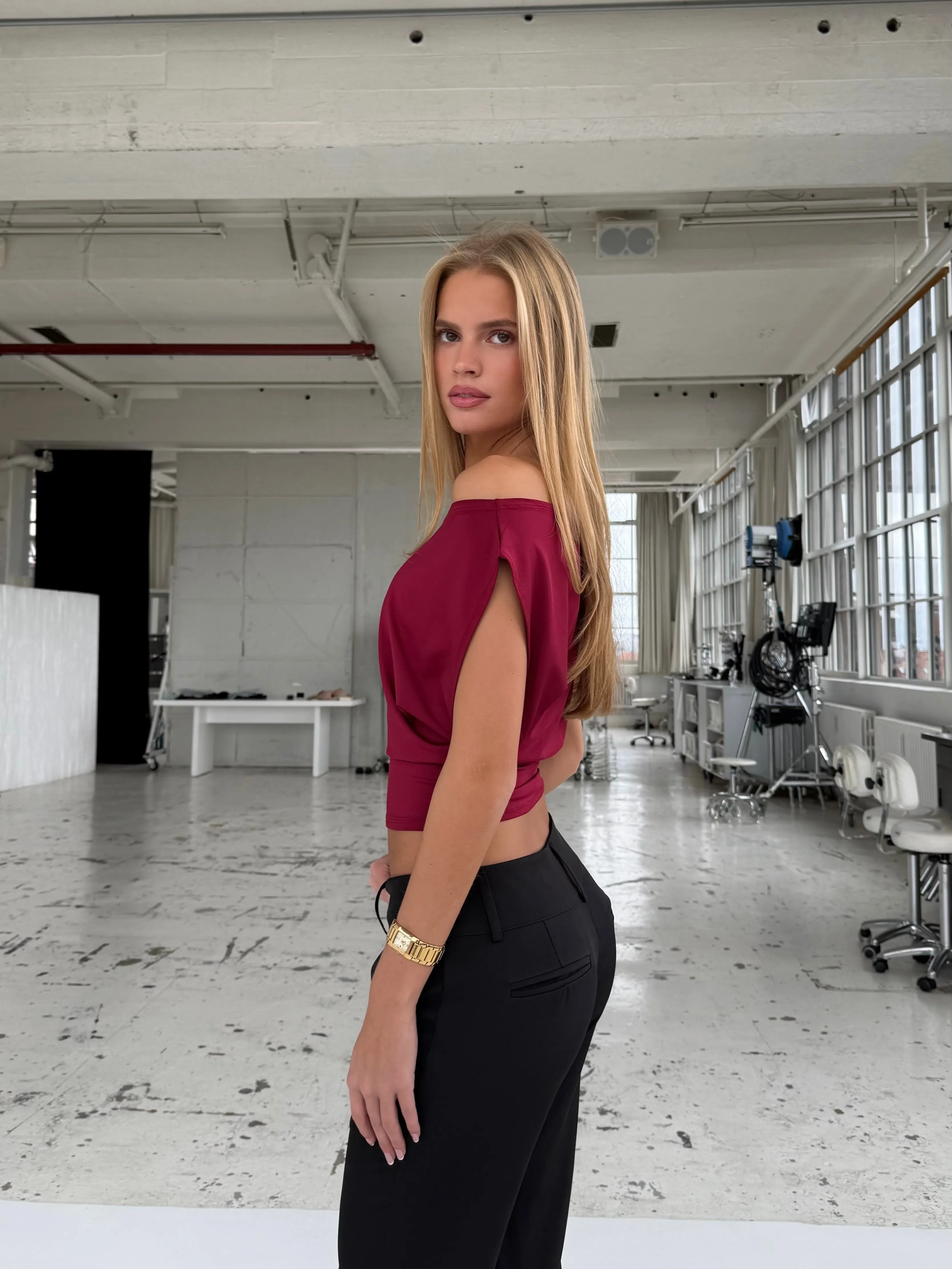 Hera basic top - mørk rød sold by Venderbys product image thumbnail 2
