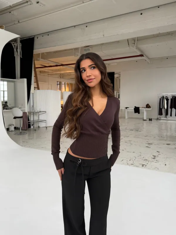 New knit cardigan - mørk brun sold by Venderbys