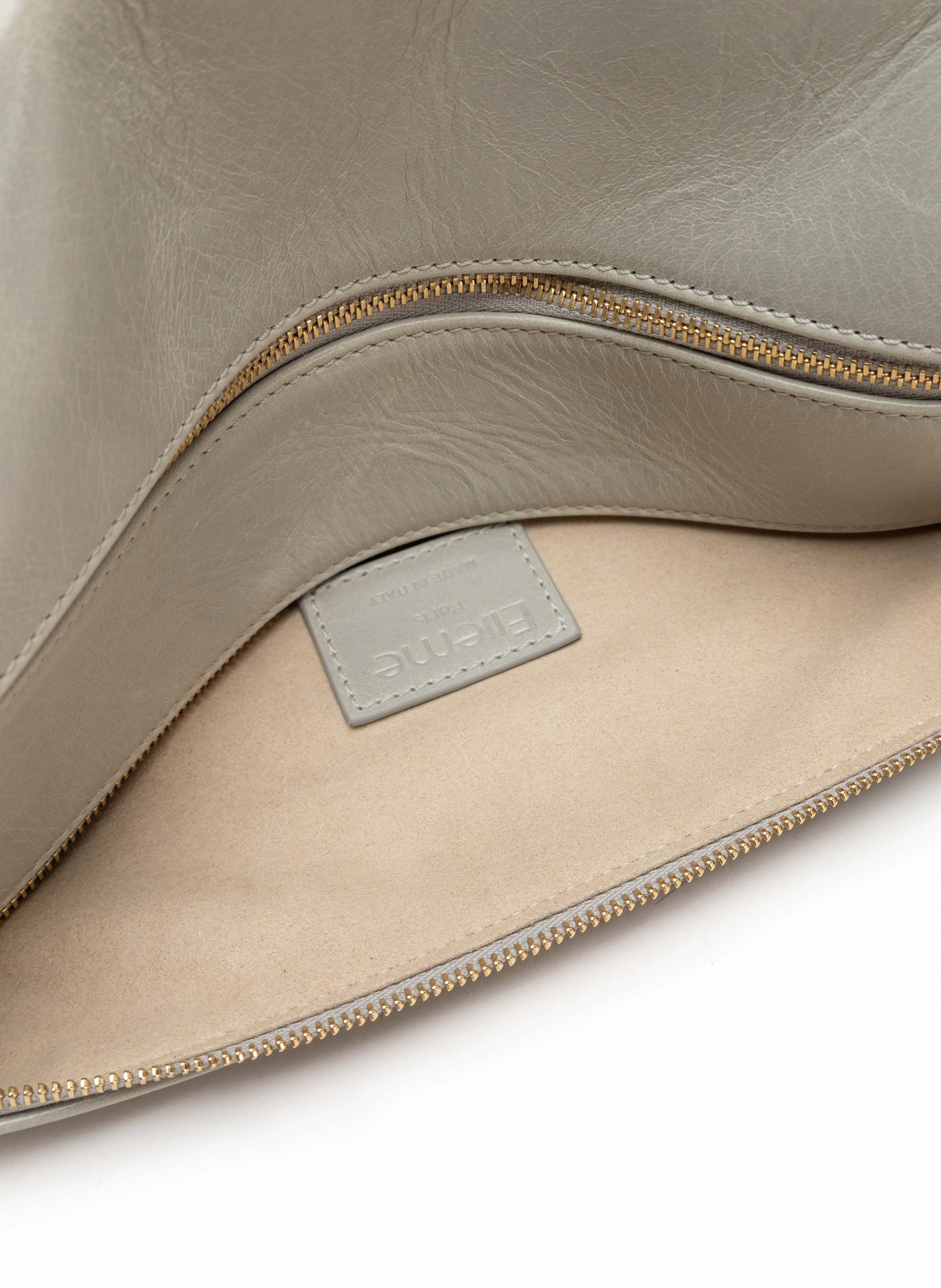 Trousse Vintage Leather Cemento sold by Elleme product image thumbnail 5