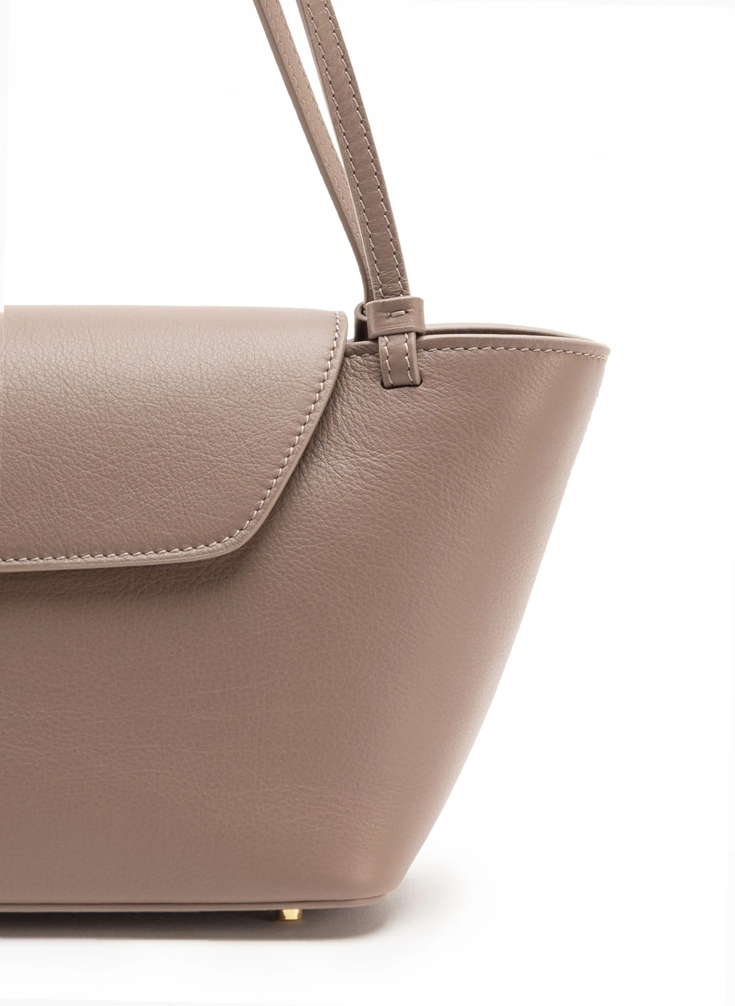 Courrier Tote Leather Acacia sold by Elleme product image thumbnail 4