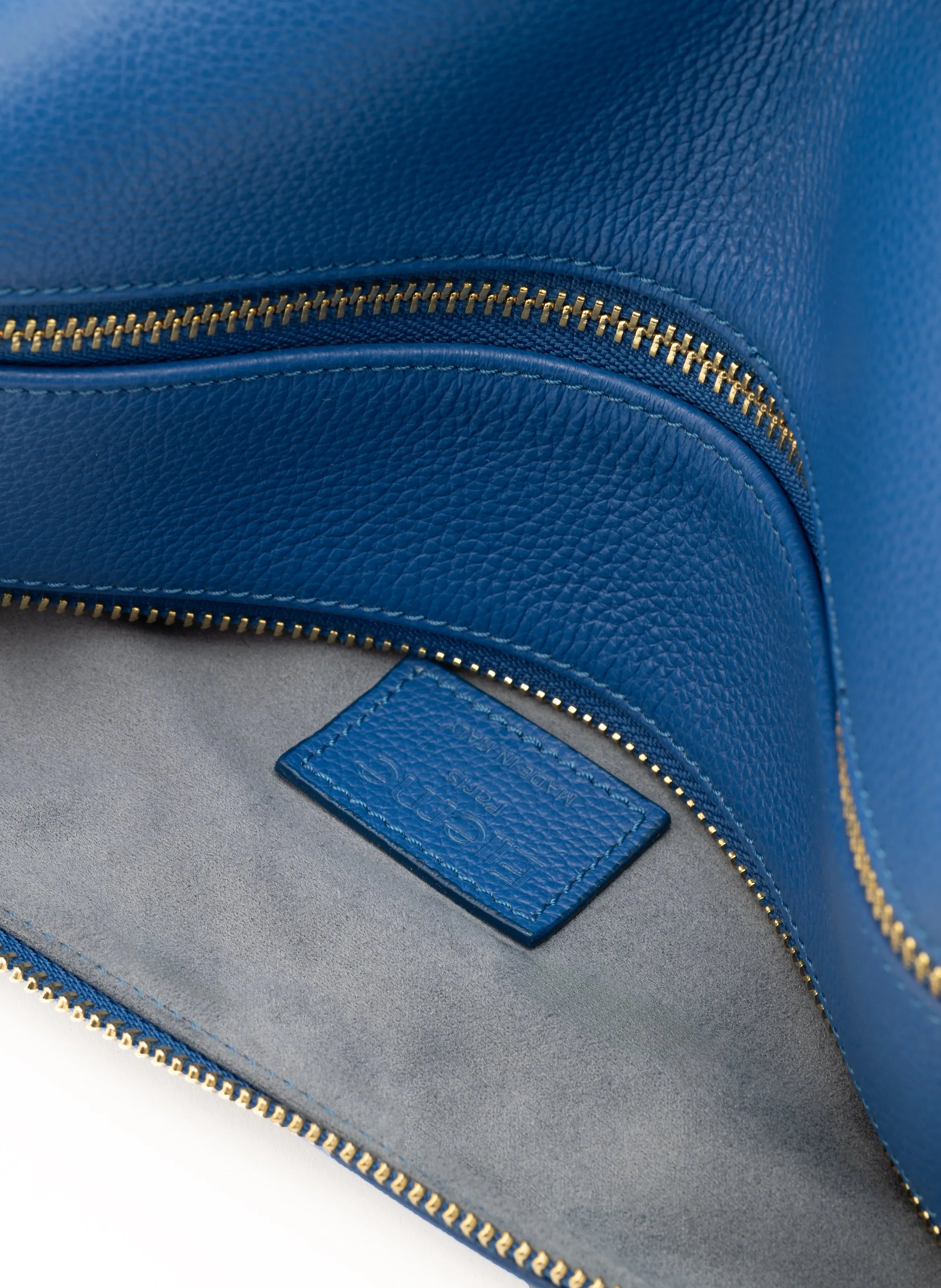 Trousse Pebbled Leather Azure Blue sold by Elleme product image thumbnail 5