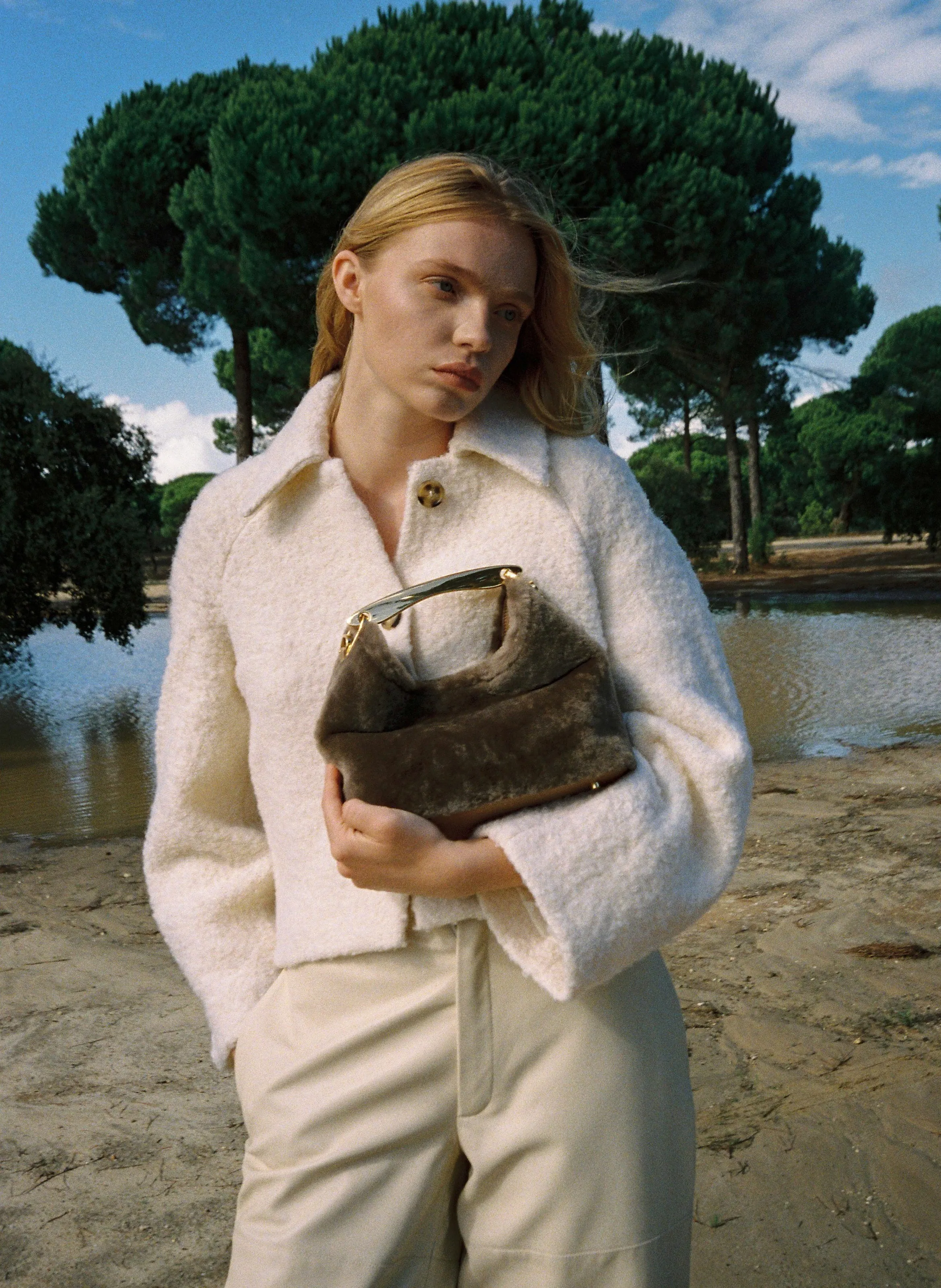 Small Boomerang Shearling Taupe sold by Elleme product image thumbnail 2