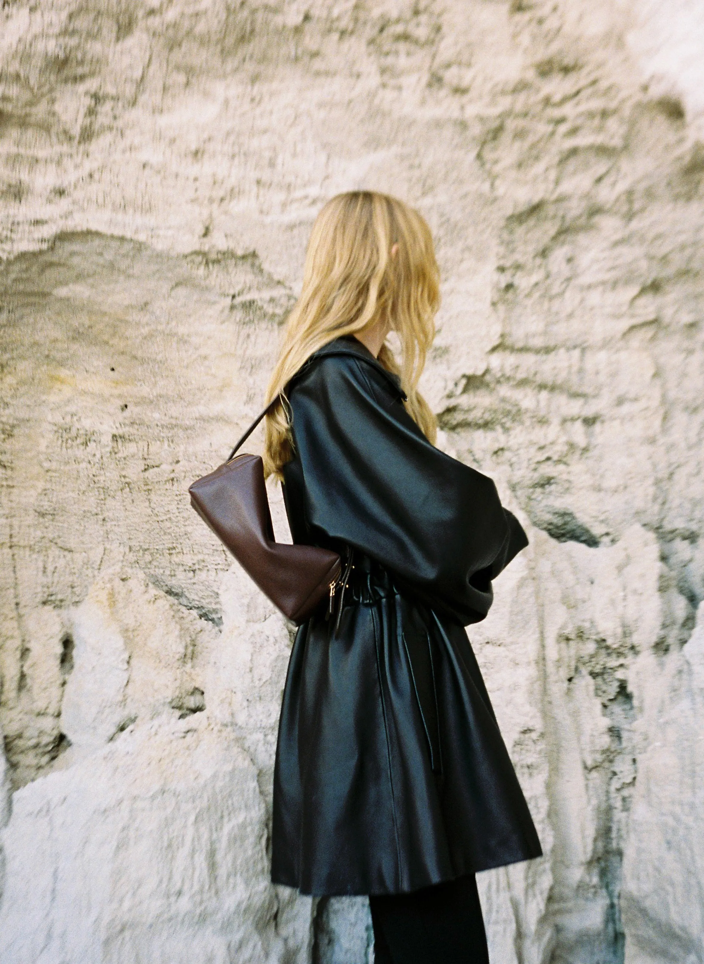 Trousse Pebbled Leather Dark Brown sold by Elleme product image thumbnail 2