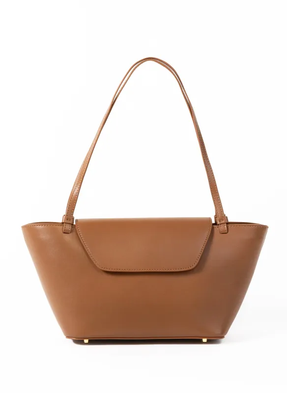 Courrier Tote Leather Cognac sold by Elleme