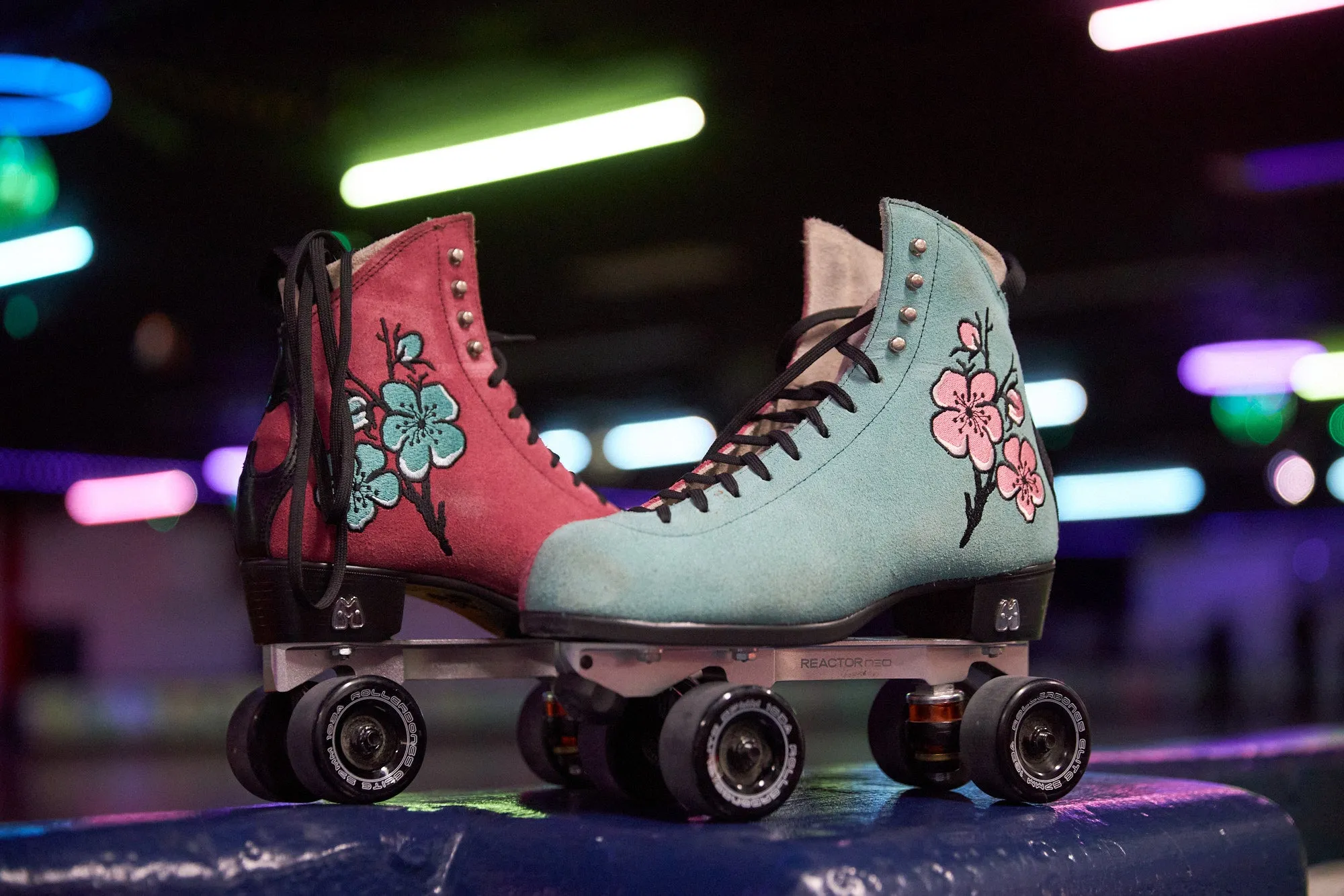 AriZona x Moxi Cherry Blossom Pro Skate sold by Moxi Skates product image thumbnail 2