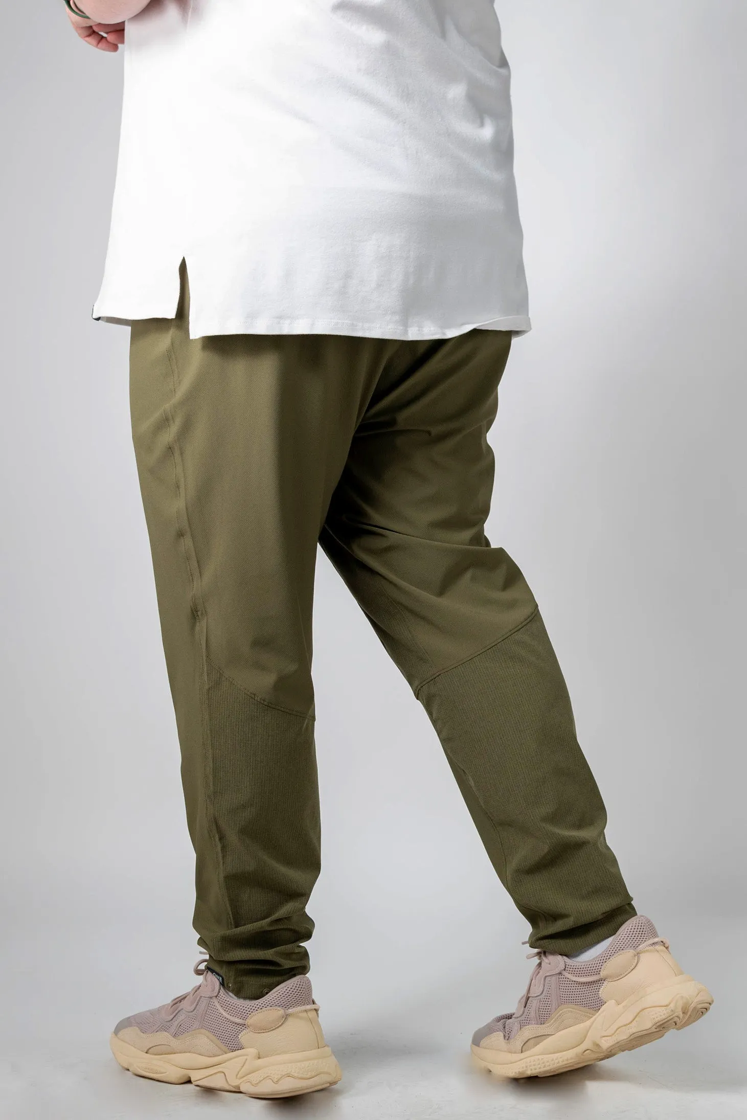 Everywear Pant V2 - Verde sold by One Bone product image thumbnail 4