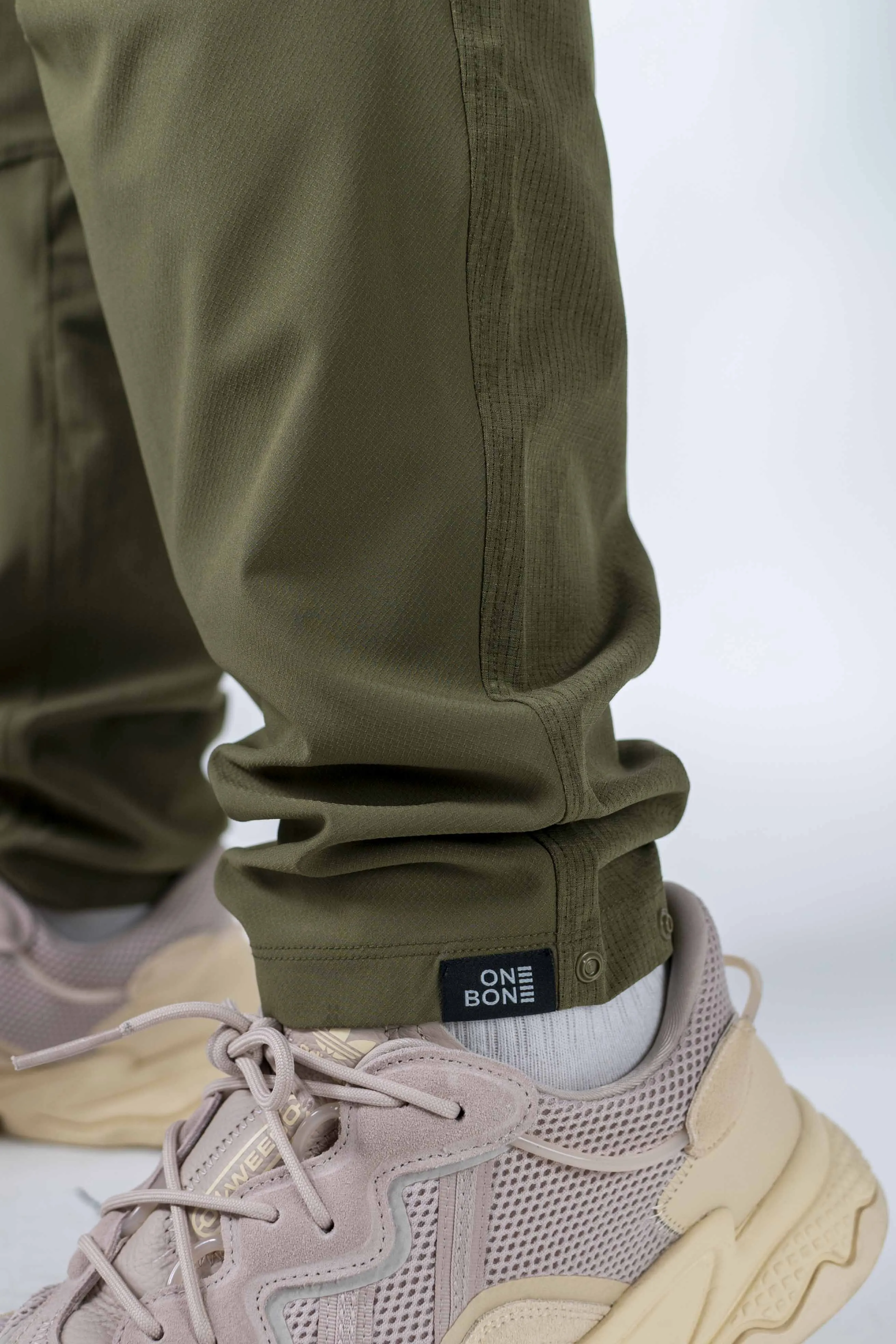 Everywear Pant V2 - Verde sold by One Bone product image thumbnail 2