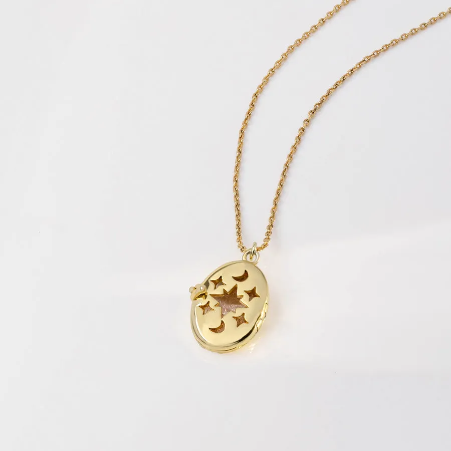 Aura Citrine Quartz Gold Locket Necklace sold by Wanderlust and Co product image thumbnail 4