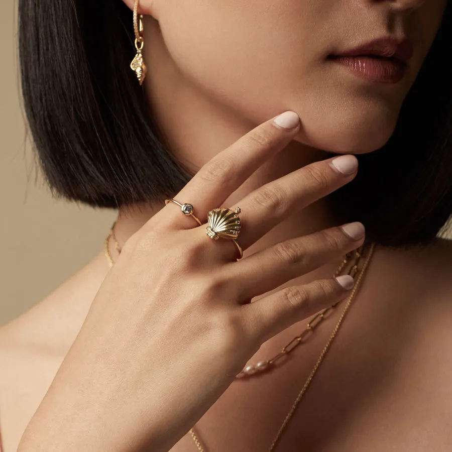 Sundaze Shell Gold Locket Ring sold by Wanderlust and Co product image thumbnail 5