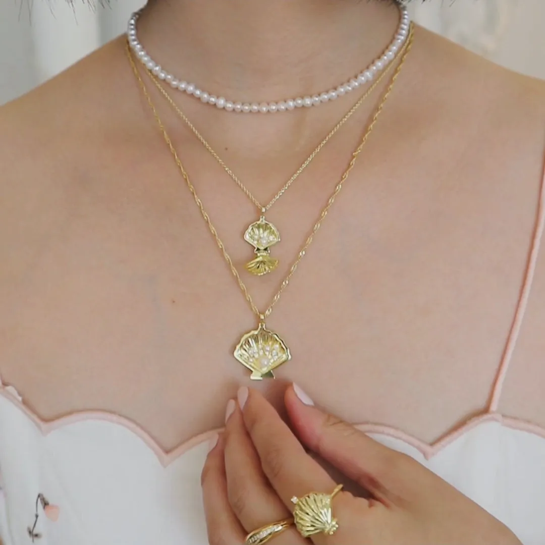 Sundaze Shell Locket Gold Necklace sold by Wanderlust and Co product image thumbnail 4