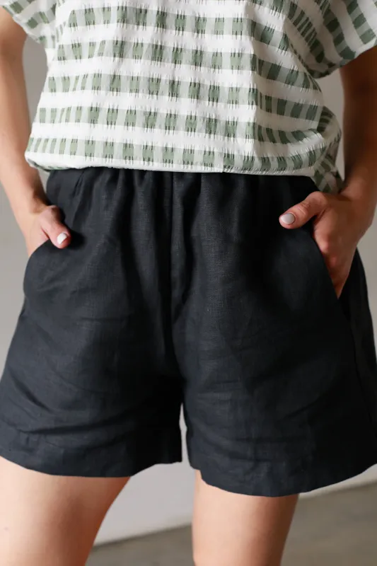 Black Linnen Shorts made by Monkind