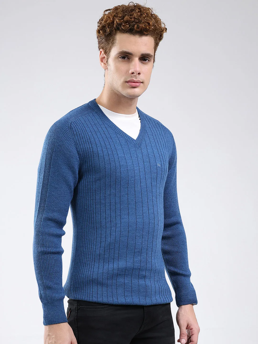 Men Blue Solid V Neck Full Sleeve Pullover sold by Monte Carlo product image thumbnail 4