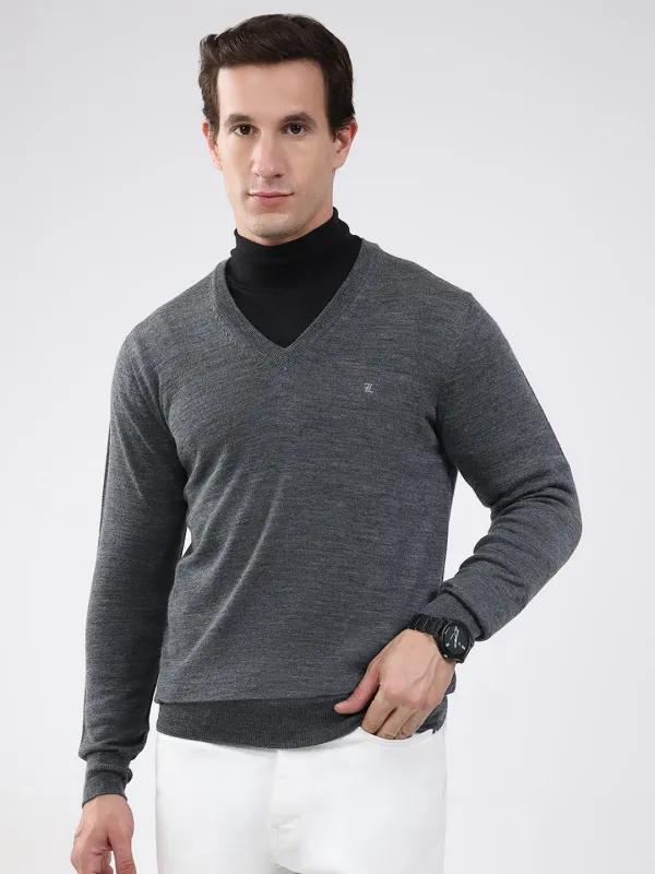 Luxuria Men Grey Solid V Neck Full Sleeve Pullover made by Monte Carlo