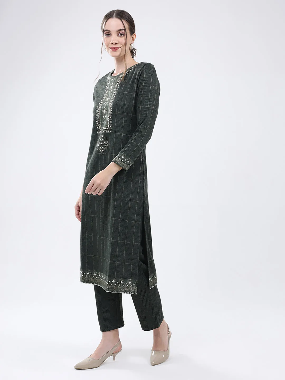 Women Green Self Design Round Neck Full Sleeve Kurti Set for Winter sold by Monte Carlo product image thumbnail 3