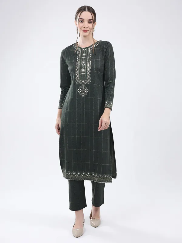 Women Green Self Design Round Neck Full Sleeve Kurti Set for Winter made by Monte Carlo