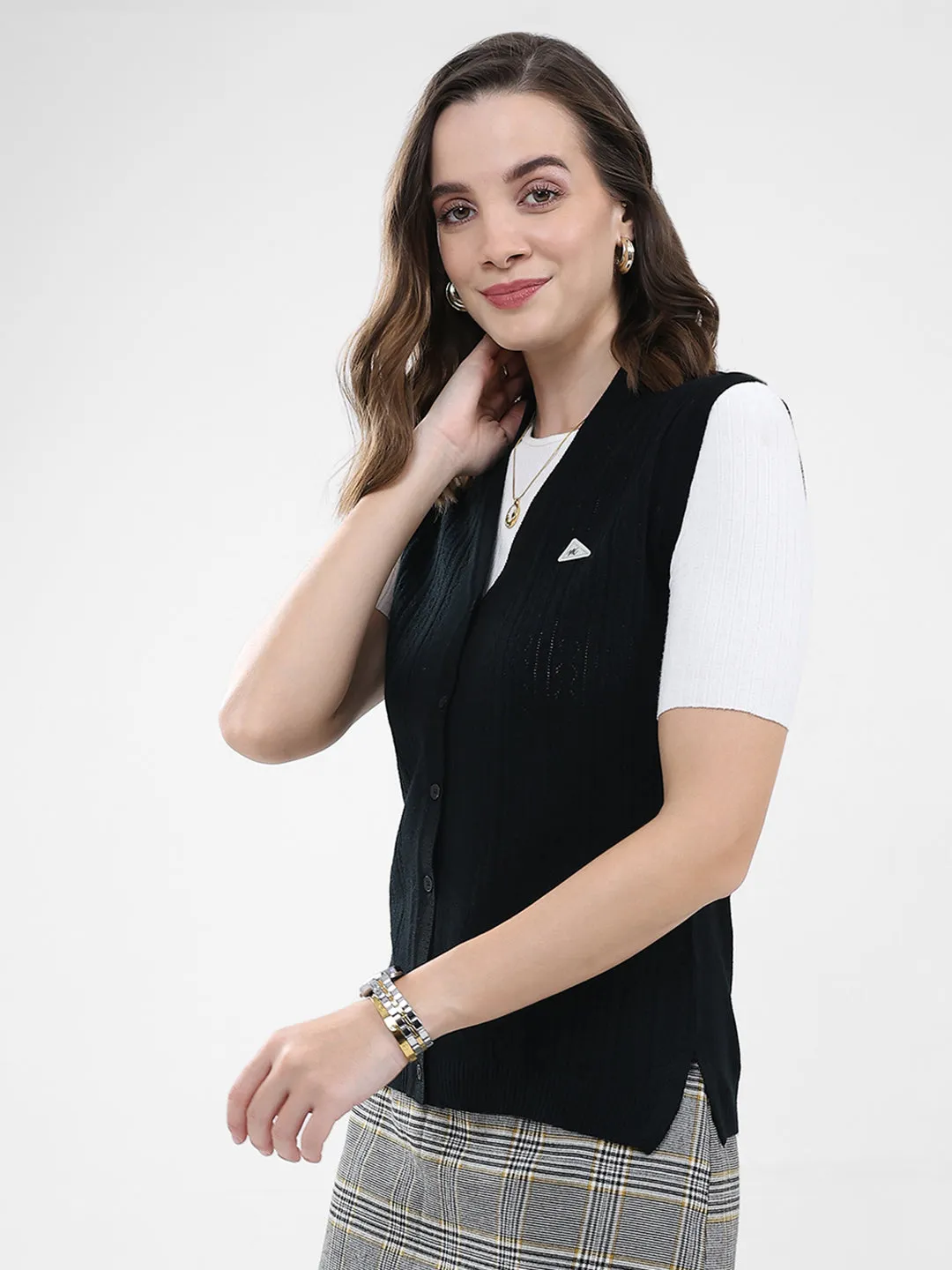 Women Black Self Design V Neck Sleeveless Cardigan sold by Monte Carlo product image thumbnail 3