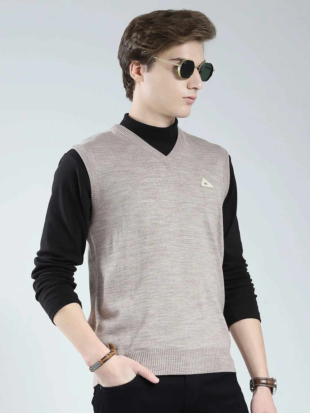Men Grey Solid V Neck Sleeveless Sweater sold by Monte Carlo product image thumbnail 4