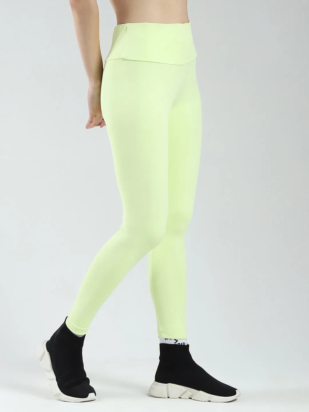 Rock.it Women Green Solid Regular Fit Legging sold by Monte Carlo product image thumbnail 4