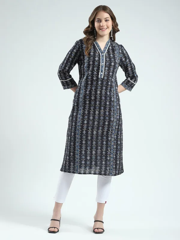 Women Navy Blue Printed V Neck 3/4th Sleeve Kurti sold by Monte Carlo