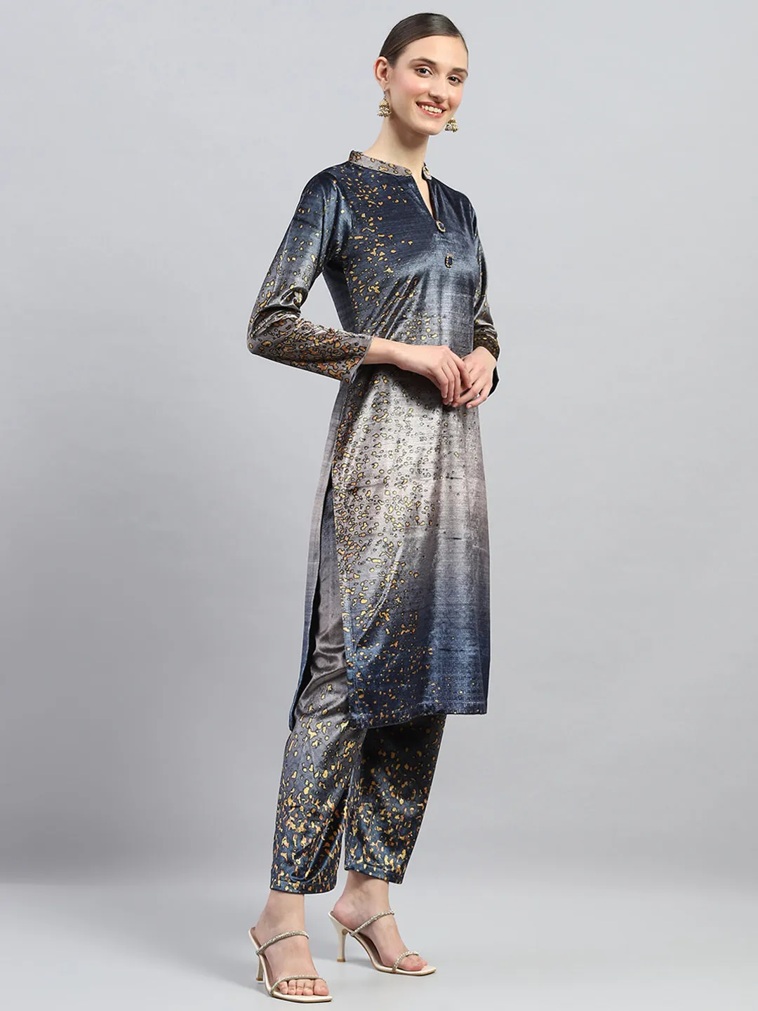 Women Blue Printed Round Neck Full Sleeve Kurti Set sold by Monte Carlo product image thumbnail 4