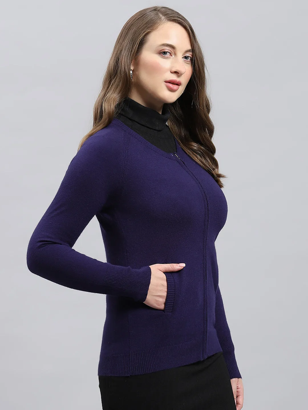 Women Blue Solid V Neck Full Sleeve Pullover sold by Monte Carlo product image thumbnail 4