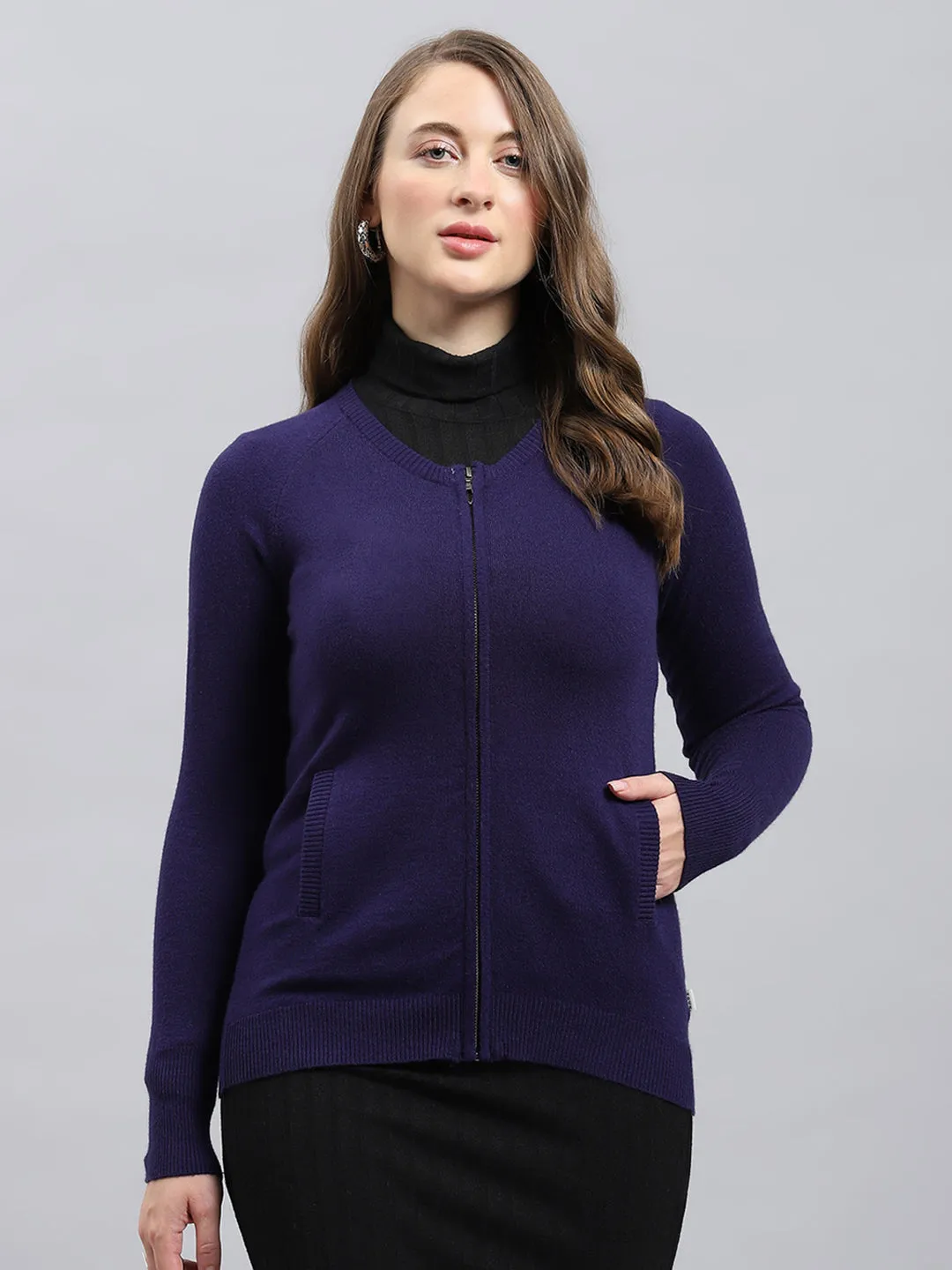 Women Blue Solid V Neck Full Sleeve Pullover sold by Monte Carlo