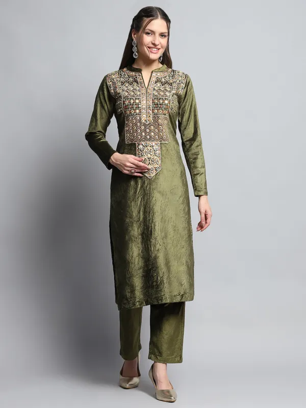 Women Green Self Design Round Neck Full Sleeve Kurti Set for Winter made by Monte Carlo