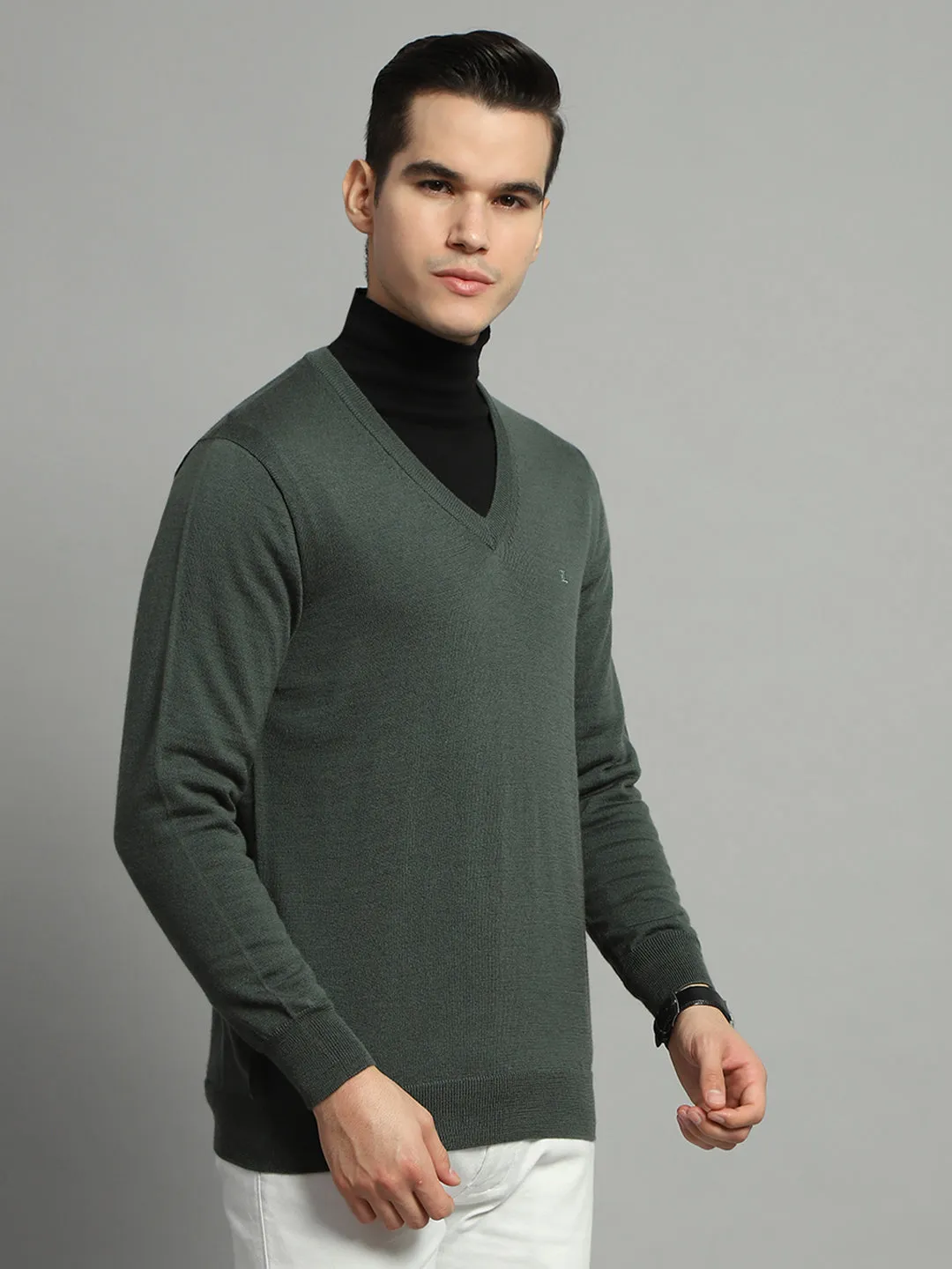 Luxuria Men Olive Solid V Neck Full Sleeve Pullover sold by Monte Carlo product image thumbnail 4