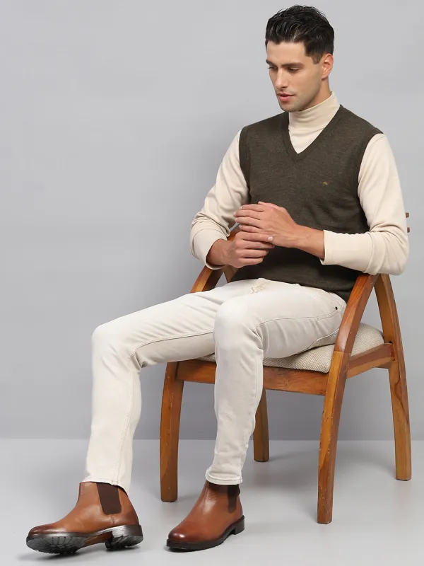 Men Green Solid V Neck Sleeveless Sweater made by Monte Carlo