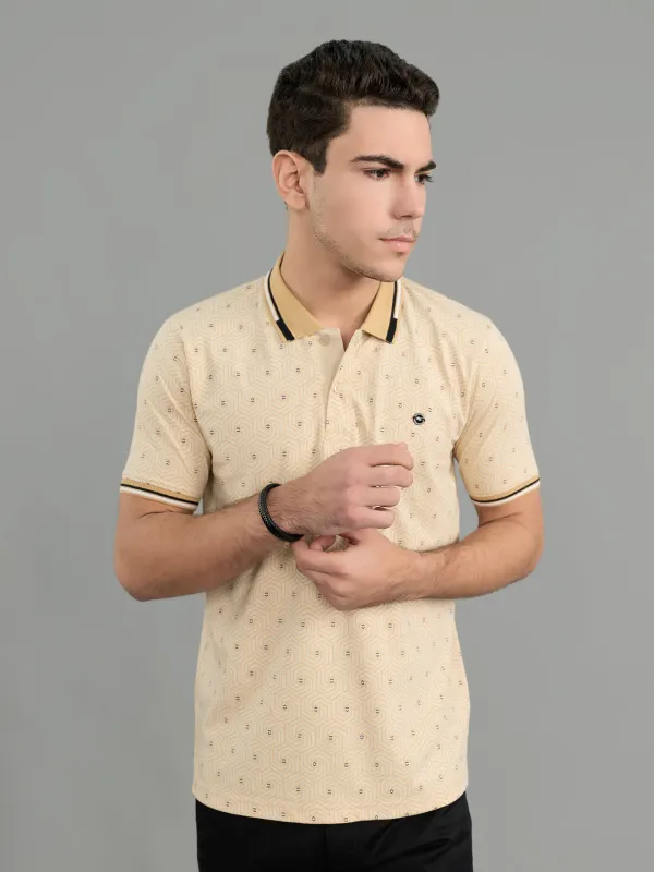 Men Beige Geometric Polo Collar Half Sleeve T-Shirt made by Monte Carlo